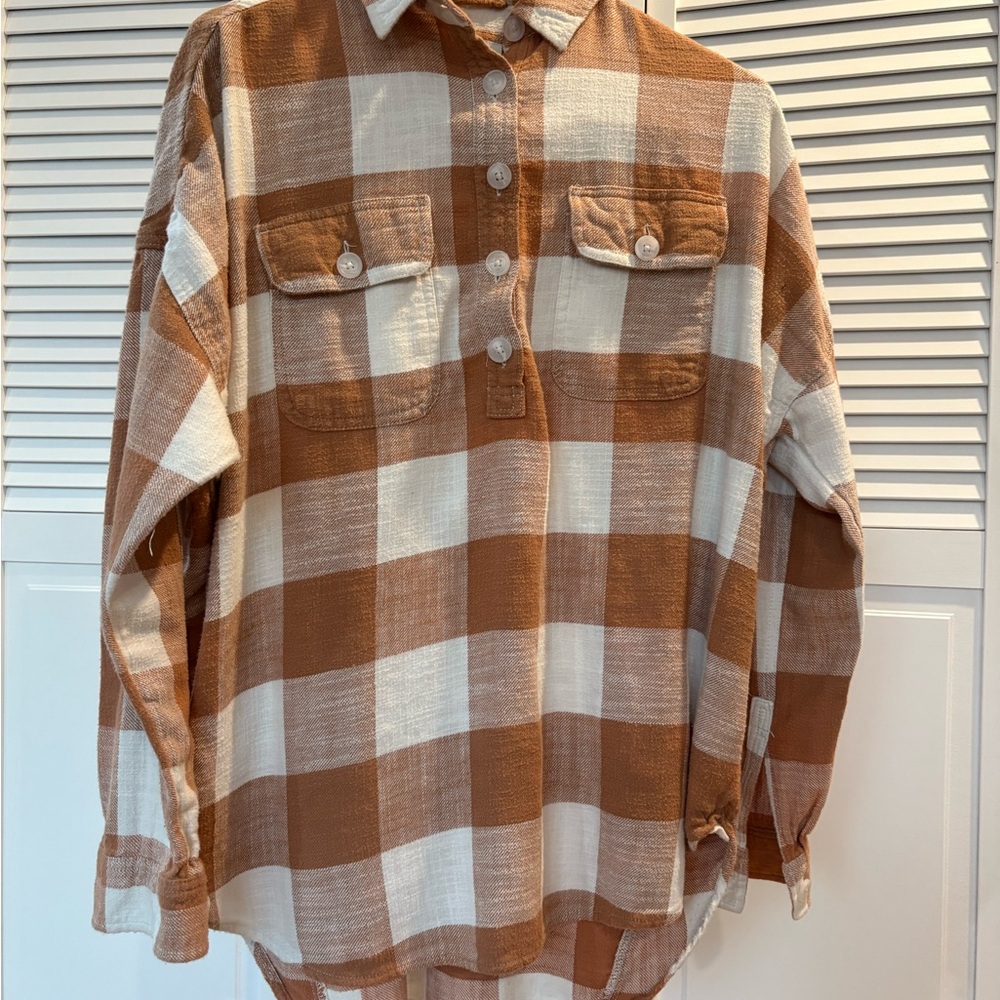 American Eagle Outfitters Tan and White Plaid Shirt
